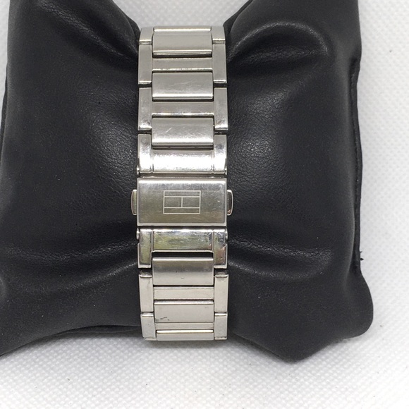 Vintage Tommy Hilfiger Rectangular Watch, Working, New Battery - Picture 3 of 5